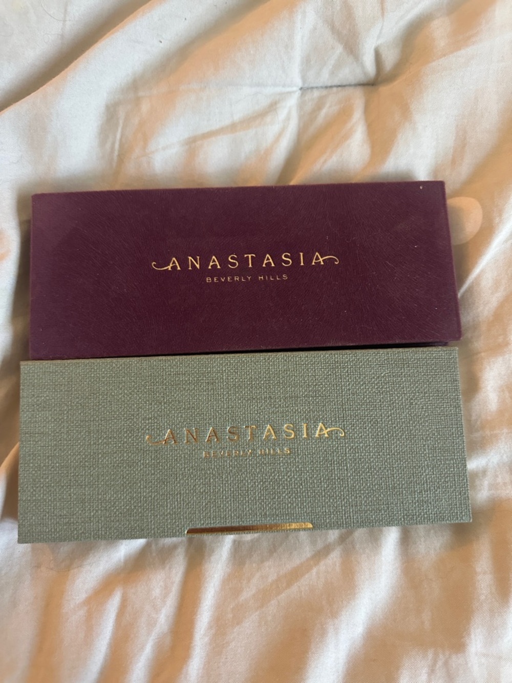 Anastasia Beverly Hills Velvet Plum and Sage Shadow Duo